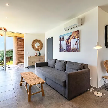 Splendide T3 Piscine Et Vue Appartement *