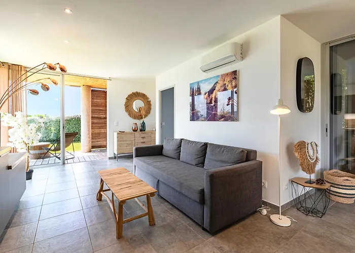 Splendide T3 Piscine Et Vue Appartement *